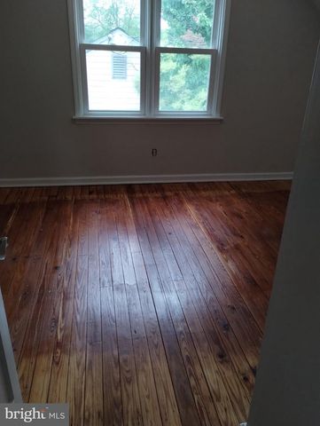 42 FARNSWORTH AVE, Maple Shade, NJ 08052