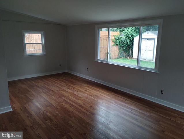42 FARNSWORTH AVE, Maple Shade, NJ 08052