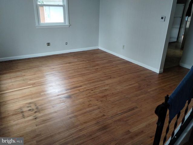 42 FARNSWORTH AVE, Maple Shade, NJ 08052
