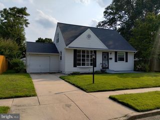 42 FARNSWORTH AVE, Maple Shade, NJ 08052