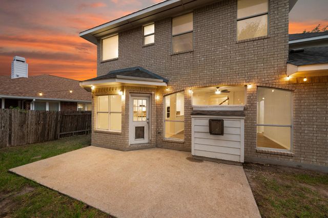 1734 Chasewood DR, Austin, TX 78727