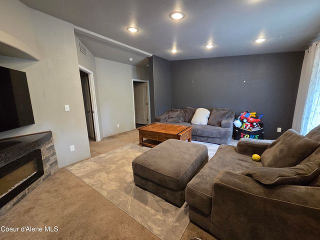32734 N 10th AVE, Spirit Lake, ID 83869