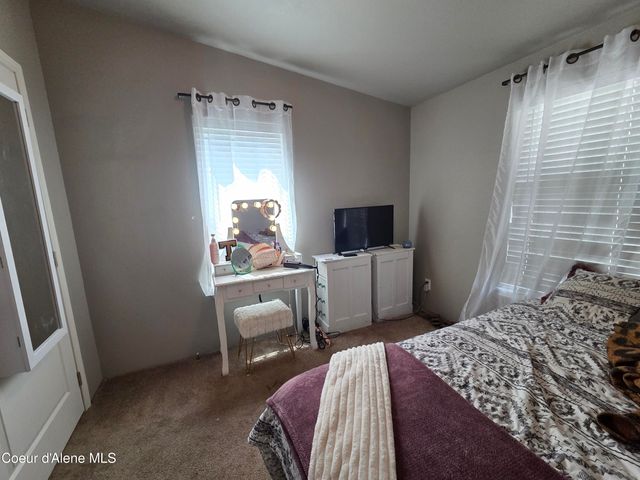 32734 N 10th AVE, Spirit Lake, ID 83869