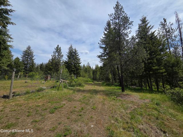 32734 N 10th AVE, Spirit Lake, ID 83869