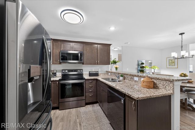 45678 Aragon Lane, Canton Charter Township, MI 48187