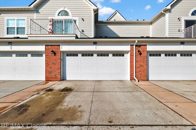 45678 Aragon Lane, Canton Charter Township, MI 48187