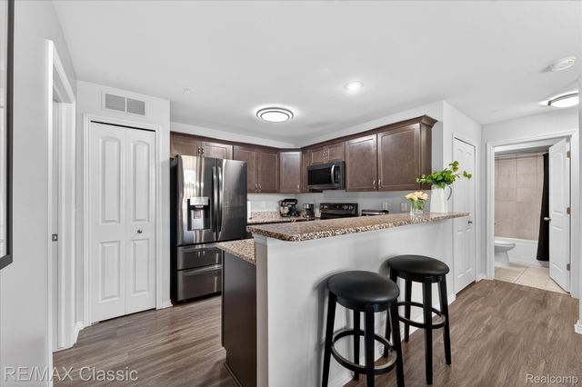 45678 Aragon Lane, Canton Charter Township, MI 48187