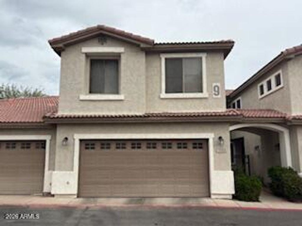 Image 1 of property listing at 1024 E FRYE Road 1030, Phoenix, AZ 85048