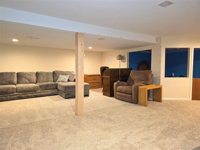 1134 Cayuga Drive, Grand Blanc Charter Township, MI 48439