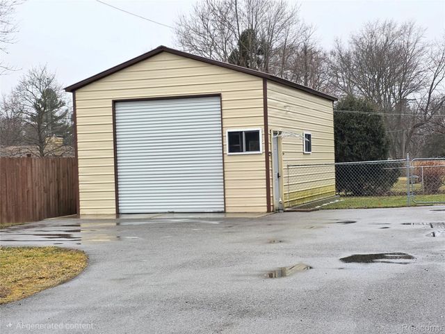 1134 Cayuga Drive, Grand Blanc Charter Township, MI 48439