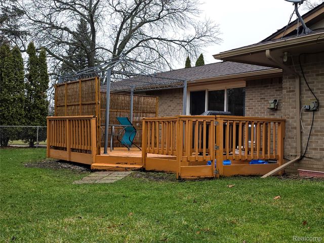 1134 Cayuga Drive, Grand Blanc Charter Township, MI 48439