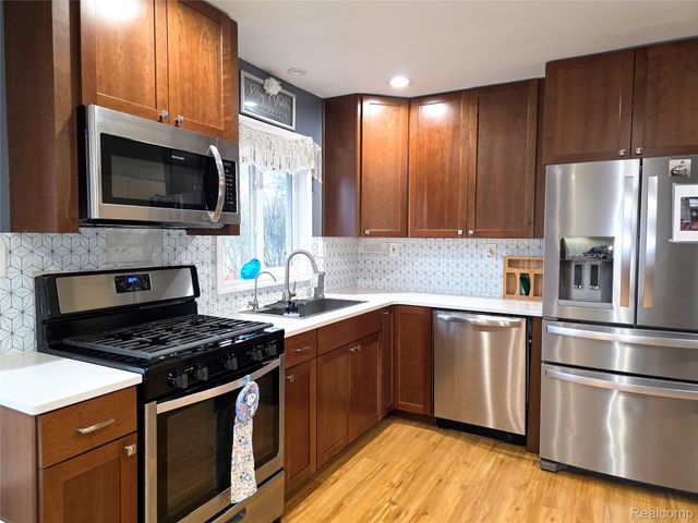 1134 Cayuga Drive, Grand Blanc Charter Township, MI 48439