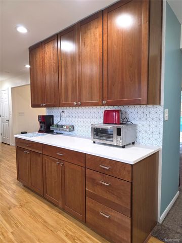 1134 Cayuga Drive, Grand Blanc Charter Township, MI 48439