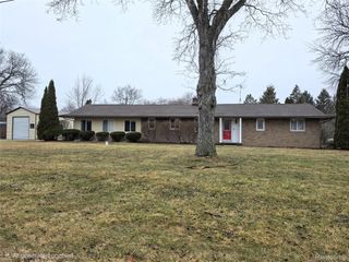 1134 Cayuga Drive, Grand Blanc Charter Township, MI 48439