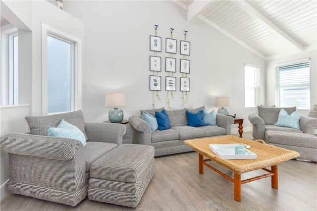 16791 Bayview Drive, Huntington Beach, CA 92649