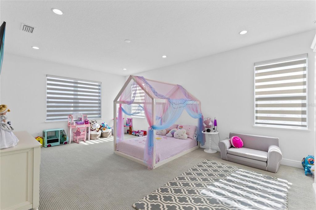Image 33 of property listing at 9445 SANTORINI DRIVE, Orlando, FL 32827