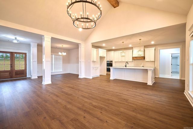 10565 W Miller Sardis Road, Bauxite, AR 72011