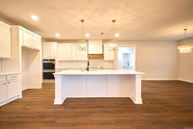 10565 W Miller Sardis Road, Bauxite, AR 72011