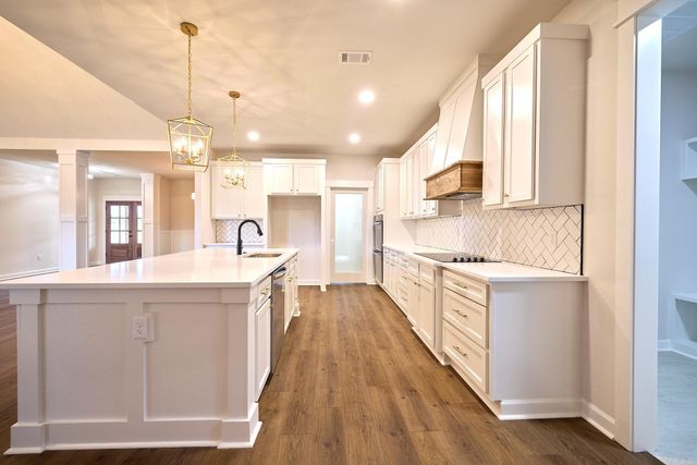 10565 W Miller Sardis Road, Bauxite, AR 72011