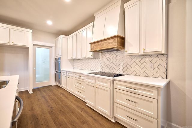 10565 W Miller Sardis Road, Bauxite, AR 72011