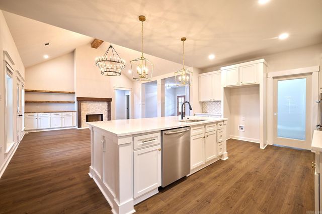 10565 W Miller Sardis Road, Bauxite, AR 72011