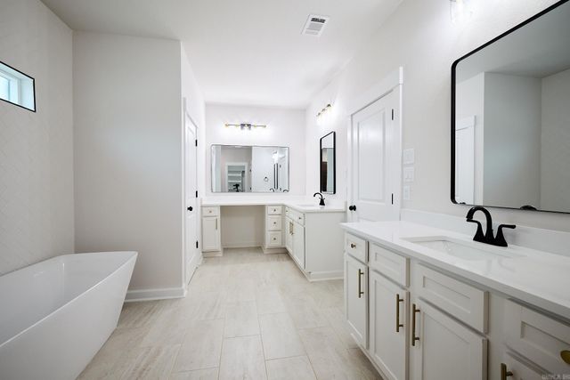 10565 W Miller Sardis Road, Bauxite, AR 72011