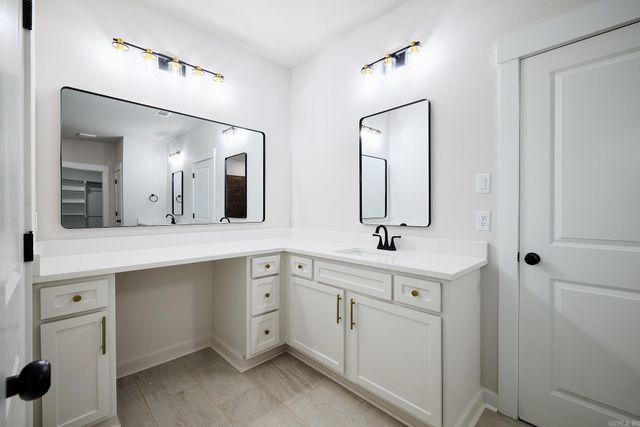 10565 W Miller Sardis Road, Bauxite, AR 72011