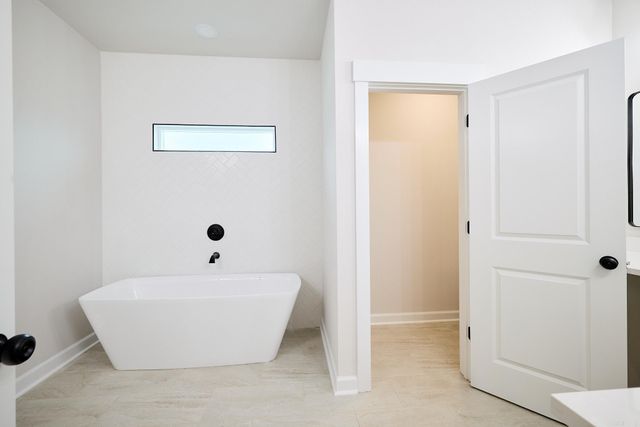 10565 W Miller Sardis Road, Bauxite, AR 72011