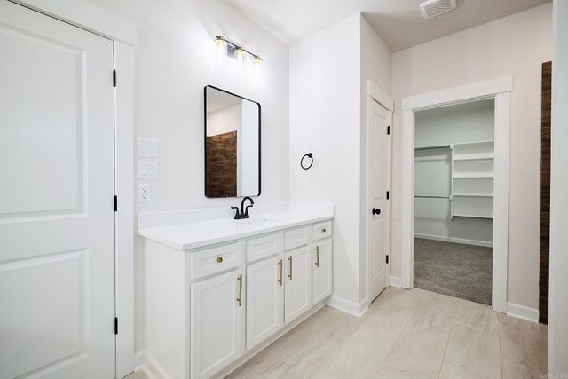 10565 W Miller Sardis Road, Bauxite, AR 72011