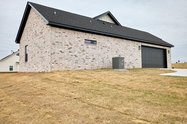 10565 W Miller Sardis Road, Bauxite, AR 72011