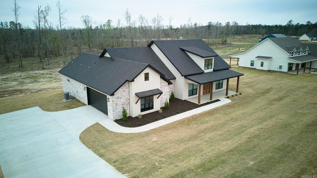 10565 W Miller Sardis Road, Bauxite, AR 72011