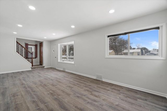 5320 N 60th STREET, Milwaukee, WI 53218