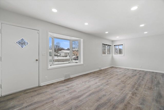 5320 N 60th STREET, Milwaukee, WI 53218