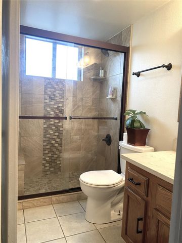 70 Evanston Street 1, Houston, TX 77015