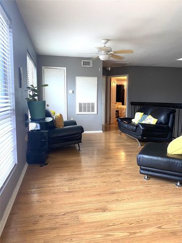 70 Evanston Street 1, Houston, TX 77015