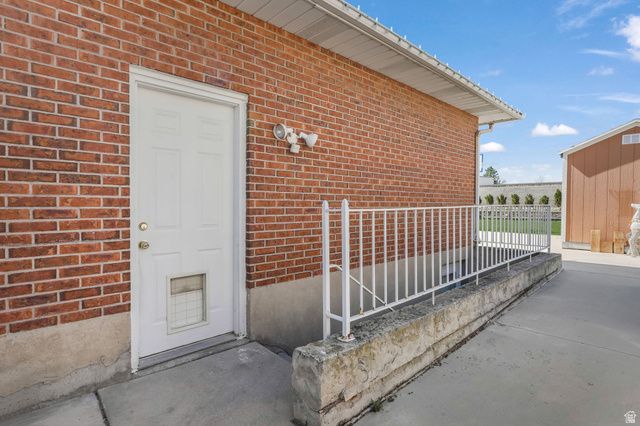 5884 S JONQUIL DR, Taylorsville, UT 84129