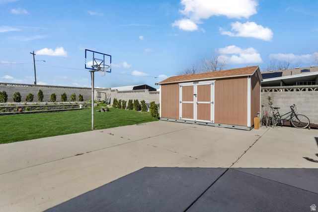 5884 S JONQUIL DR, Taylorsville, UT 84129