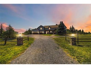 8124 S Ireland Way, Aurora, CO 80016