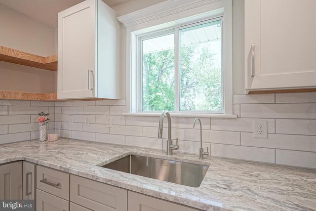 282 MC CLELLAND AVE, Bellmawr, NJ 08031