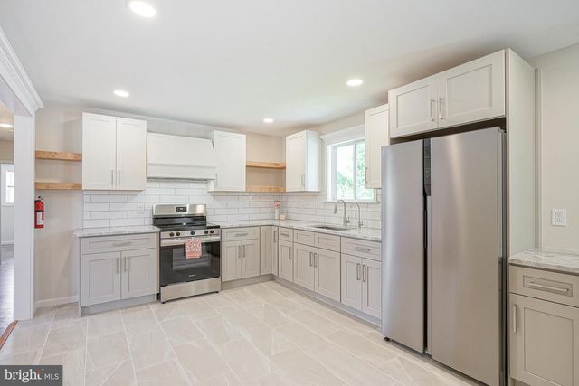282 MC CLELLAND AVE, Bellmawr, NJ 08031