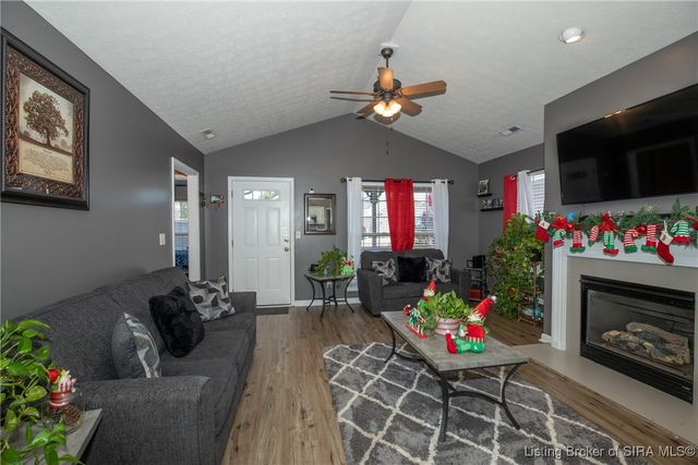 2401 Creaghton Court, Jeffersonville, IN 47130