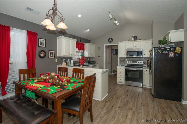 2401 Creaghton Court, Jeffersonville, IN 47130