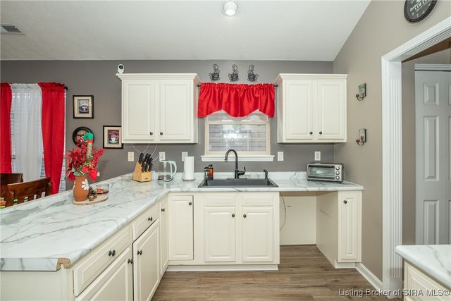 2401 Creaghton Court, Jeffersonville, IN 47130