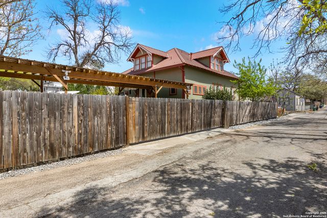 421 Spofford Ave, San Antonio, TX 78208