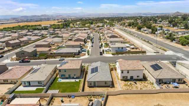 25258 Lost Saddle Lane, Homeland, CA 92548