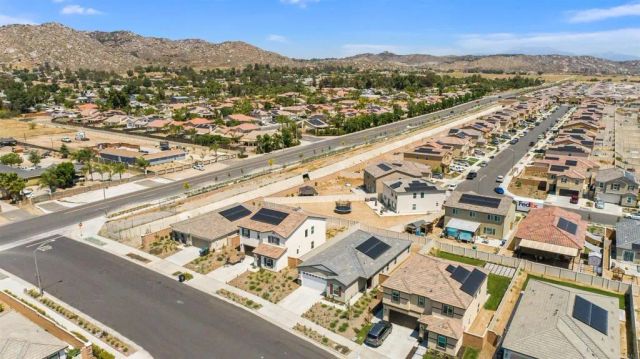 25258 Lost Saddle Lane, Homeland, CA 92548