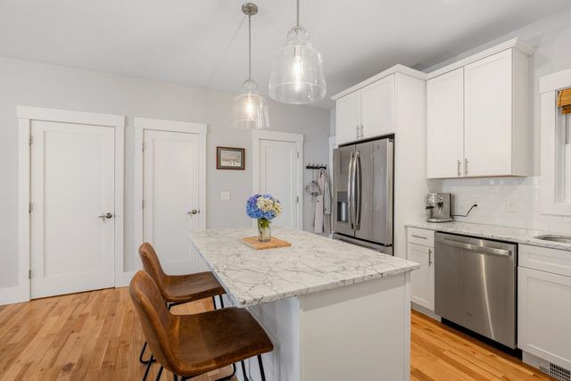 88 Silver St Apt 3, Dover, NH 03820