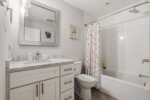 88 Silver St Apt 3, Dover, NH 03820
