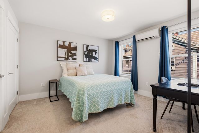 88 Silver St Apt 3, Dover, NH 03820
