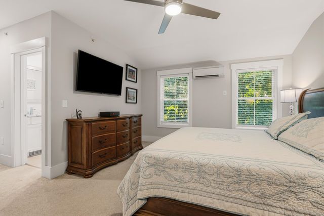 88 Silver St Apt 3, Dover, NH 03820